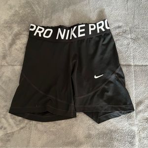Women’s high waisted Nike pros 360